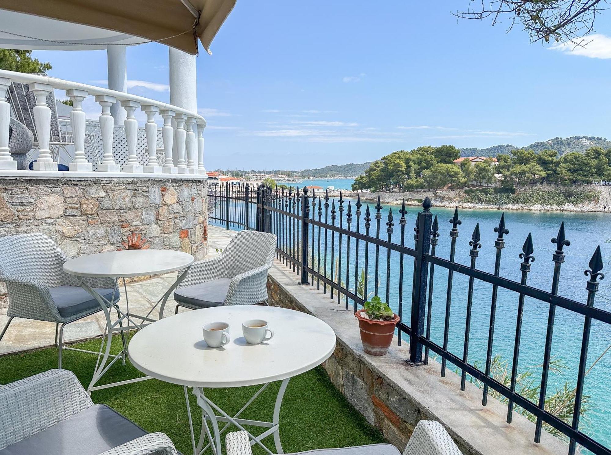 Ourania'S Mansion Hotel Skiathos Town Exterior photo